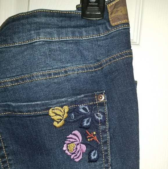 Denim shorts - Picture 6 of 7